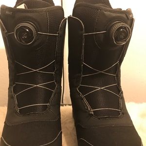 Burton Mint snowboard boot women’s 8.5